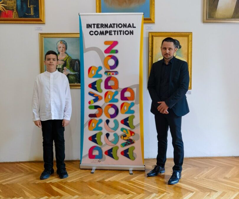 Učenik Leon Vencl osvojio 1. nagradu na međunarodnom natjecanju harmonikaša Daruvar Accordion Award.